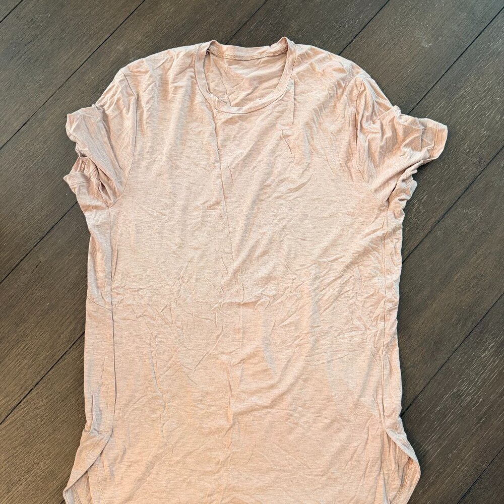 Mens lululemon Yoga Tee- Size Medium- Dusty Rose